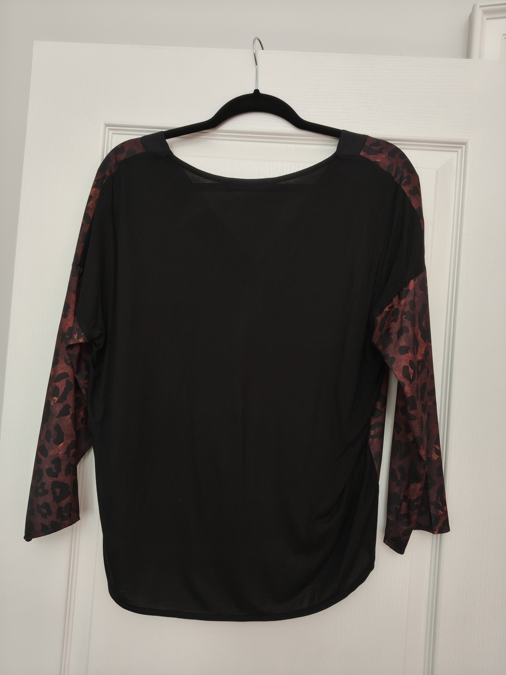 NWT Vintage Y2K Mango Leopard Metallic V-Neck Blouse with Black Trim - Picture 3 of 4